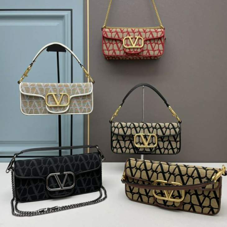 Picture of Valentino Handbags _SKUfw128828328fw